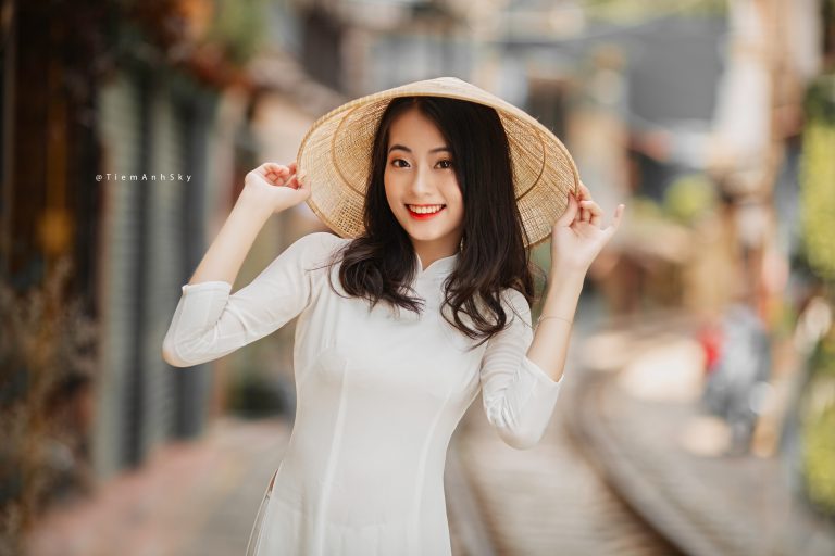 Bộ Ảnh Áo Dài Phố Đường Tàu